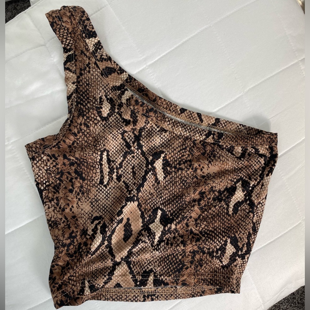 NWOT SHEIN Brown and Black Snake Print Top